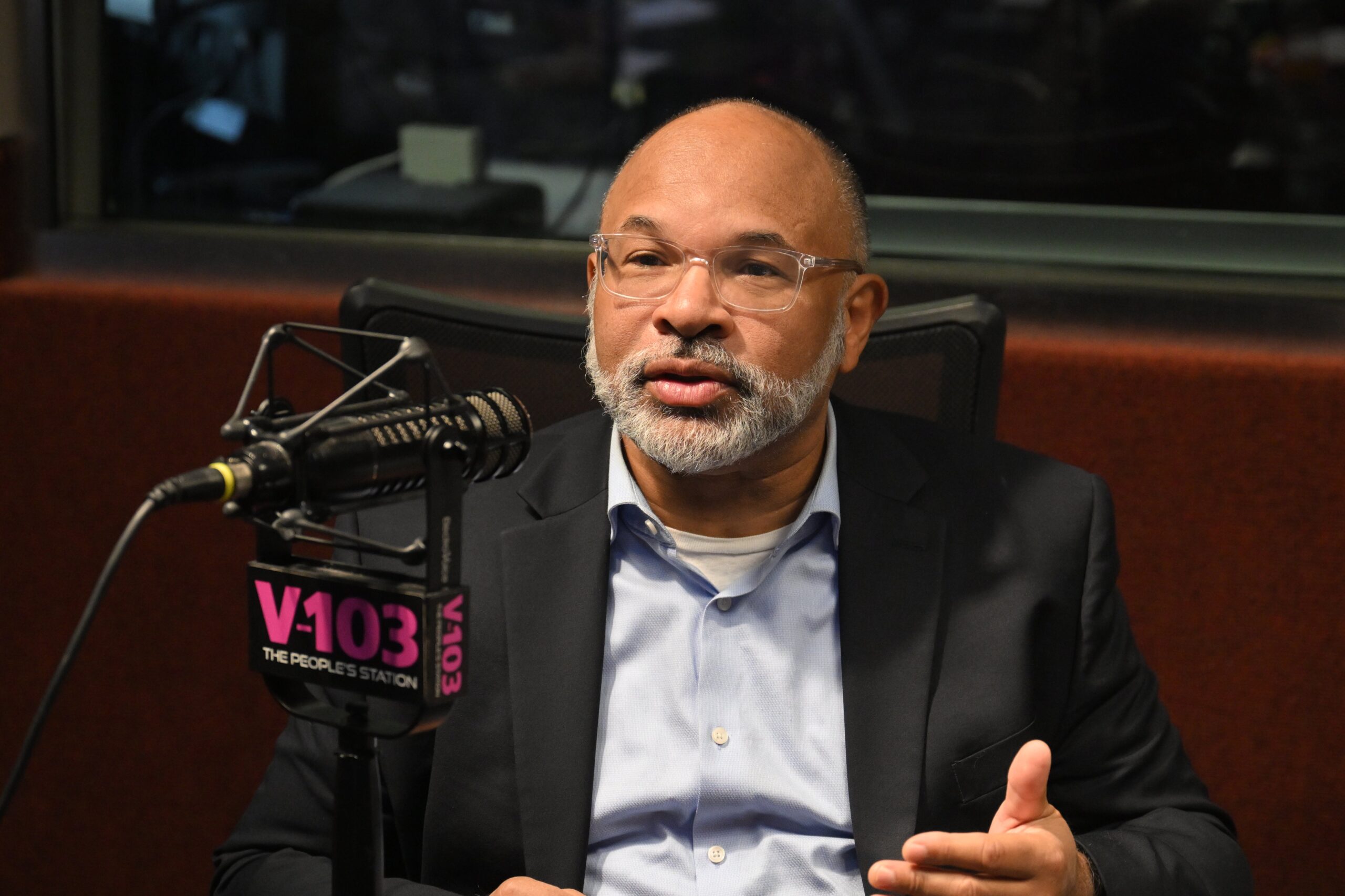 Geoffrey Owens visits “The Big Tigger Morning Show with Jazzy McBee” at Audacy Atlanta on December 5, 2024 in Atlanta, Georgia. Image: Getty Images Photo by Paras Griffin/Getty Images