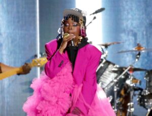 Lauryn Hill Does Not Care About Your Feelings—Or Time