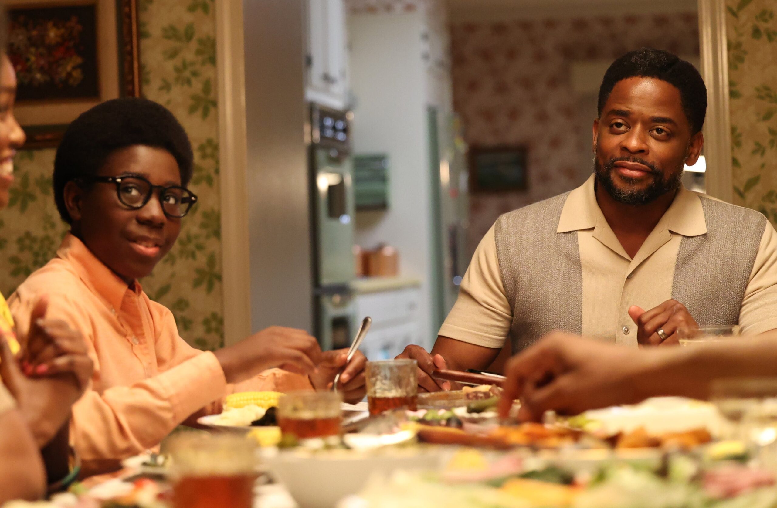 THE WONDER YEARS – “Bill’s New Gig” – (ABC/Matt Miller)ELISHA WILLIAMS, DULÉ HILL Photo: ABC/Matt Miller