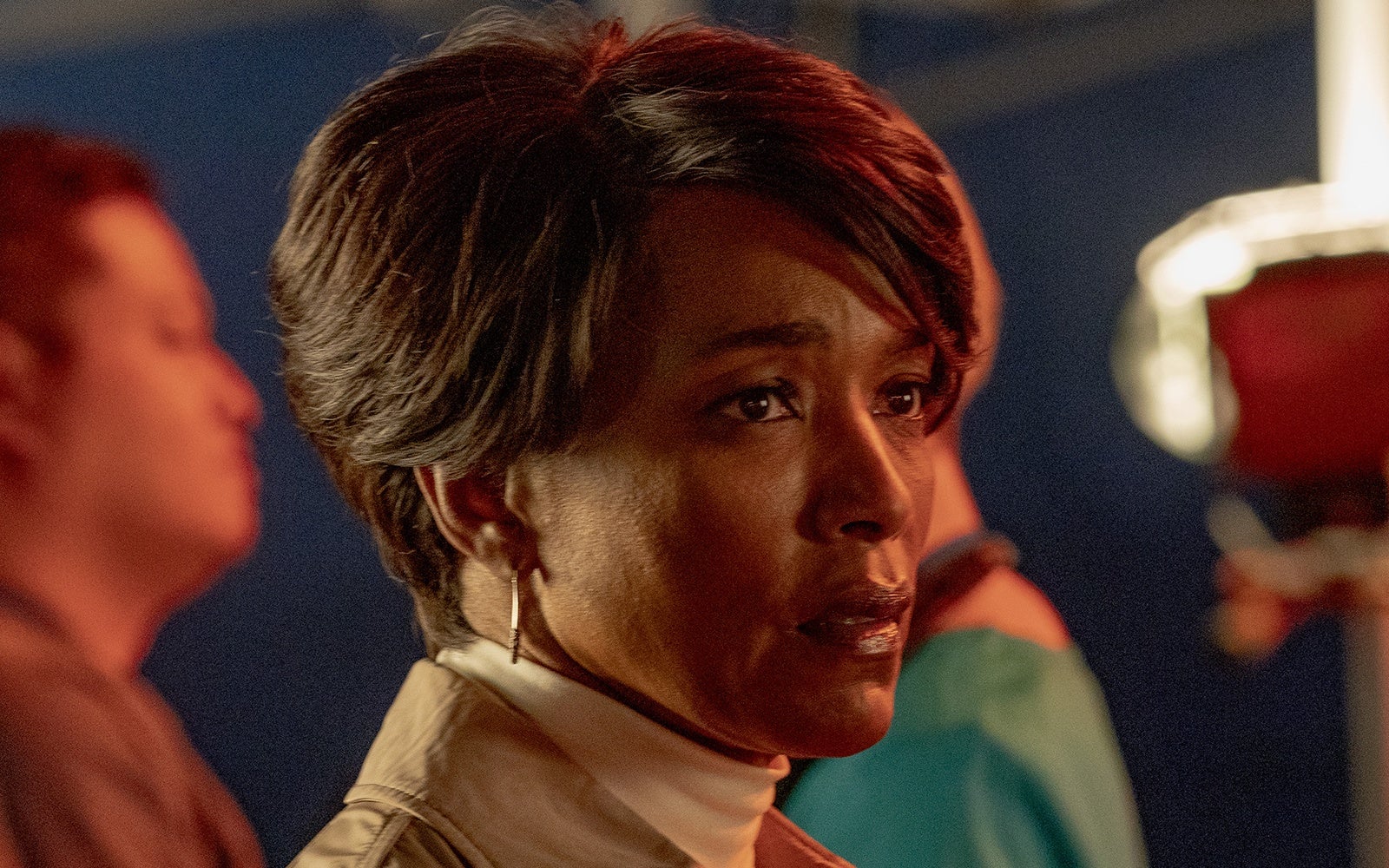 9-1-1: Angela Bassett in the “Defend In Place” episode of 9-1-1 airing on FOX. CR: Jack Zeman / FOX. Photo: Jack Zeman/FOX