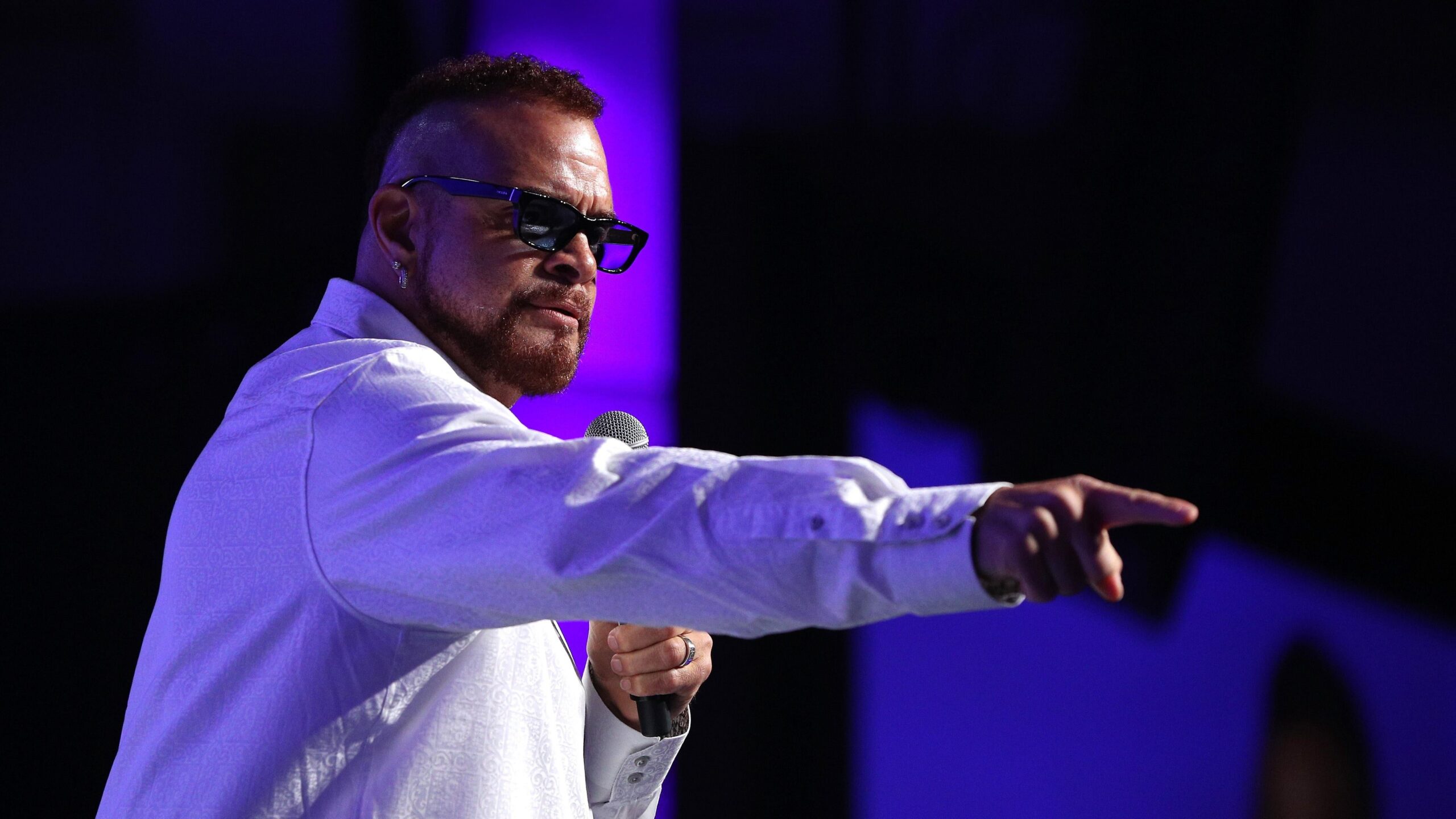 Sinbad takes the stage at the 2018 So the World May Hear Awards Gala benefitting Starkey Hearing Foundation on July 15, 2018. Photo: Getty Images Adam Bettcher